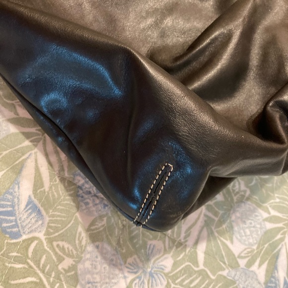 Elegant Coach Black Leather Bag - Picture 9 of 9